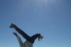 2003-03-27-skifahren-toggenburg-sellatmat-1372_handstand_aus_aller_welt